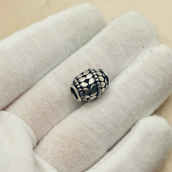 EUC Pandora 791036 Sterling Silver Climbing Ivy Designer Openworks Charm - Picture 3 of 8